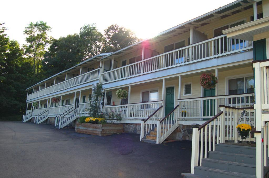 Inn On The Hill Lake George Exterior foto
